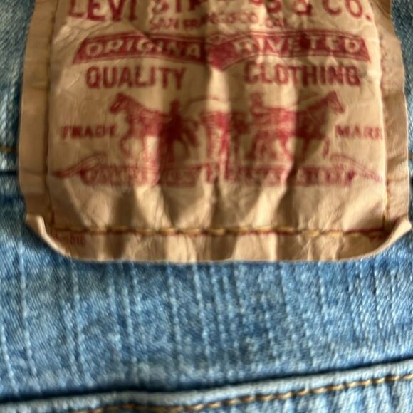 Levi's Relaxed Boot Cut Jeans - Picture 7 of 9